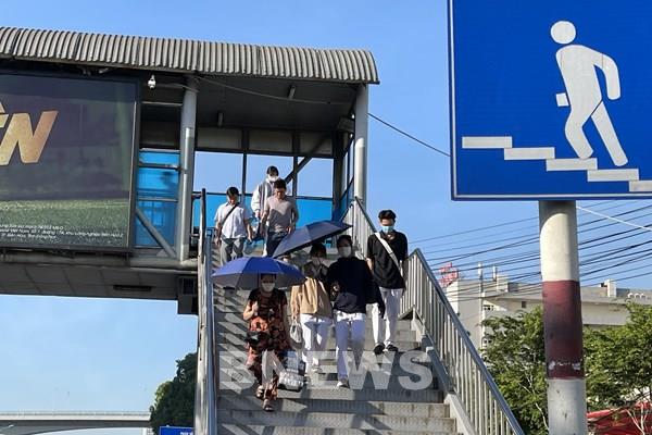 Hà Nội: Nhiều cầu vượt bộ hành vẫn “ế khách”