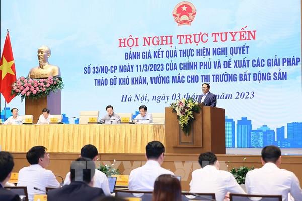 Thủ tướng yêu cầu tiếp tục quyết liệt tháo gỡ khó khăn cho thị trường bất động sản