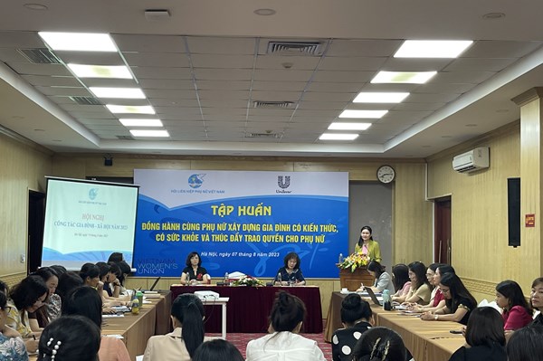 Đồng hành cùng phụ nữ xây dựng gia đình có kiến thức