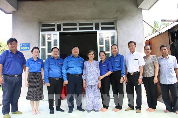 Những ngôi nhà nghĩa tình đồng đội