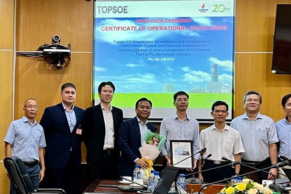 Nhà máy Đạm Phú Mỹ nhận Chứng nhận vận hành xuất sắc của Haldor Topsoe A/S