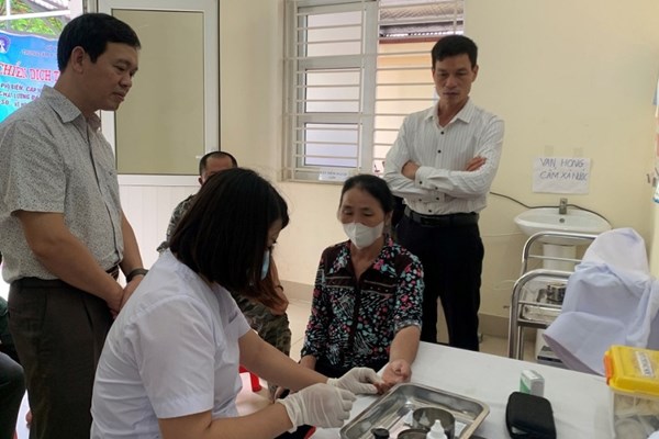 Viên chức trạm y tế xã hưởng phụ cấp theo mức nào?