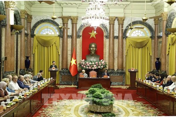 Chủ tịch nước gặp gỡ các nhà khoa học dự Hội nghị khoa học quốc tế “Các cửa sổ nhìn ra vũ trụ”