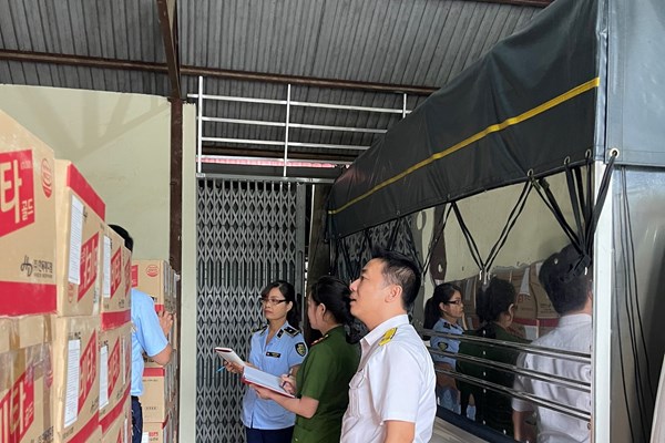 Hòa Bình tịch thu gần 5.000 đơn vị hàng hóa với các cơ sở kinh doanh online 