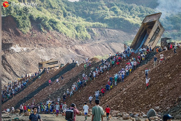 Myanmar: Sập mỏ khai thác ngọc bích làm hơn 30 người mất tích