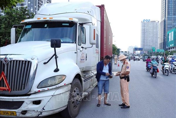Hà Nội tổng kiểm tra xe khách và xe container