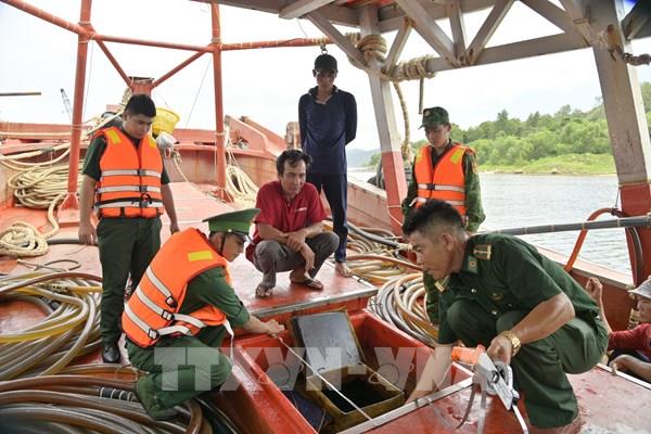 Phát hiện tàu vận chuyển dầu DO số lượng lớn không rõ nguồn gốc