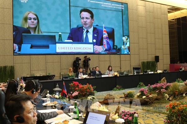 ASEAN - Anh thúc đẩy hợp tác kinh tế, thương mại