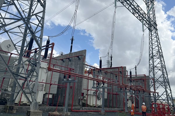 Đóng điện dự án giải tỏa công suất các nhà máy điện sạch khu vực Đồng bằng Sông Cửu Long 