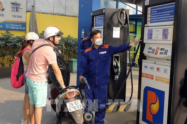 Giá xăng tăng gần 900 đồng/lít từ 16h chiều nay 21/9