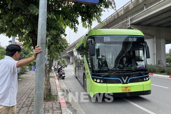 Hà Nội chia lộ trình chuyển đổi “xanh hóa” xe buýt