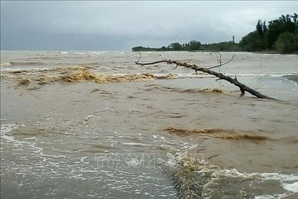 Bão nhiệt đới Harold đổ vào bang Texas, nguy cơ gây ngập lụt