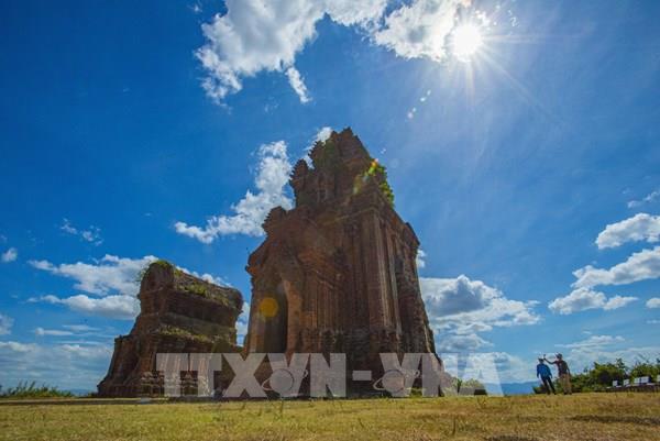 Tháp Bánh Ít - nét đẹp kiến trúc Chăm Pa cổ ở Bình Định