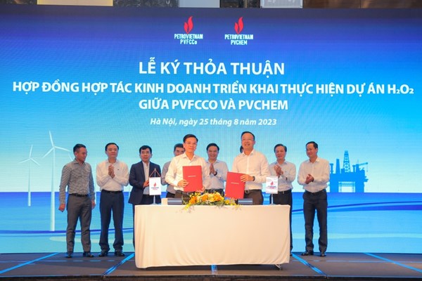 PVChem và PVFCCo hợp tác kinh doanh dự án Nhà máy sản xuất nước Oxy già