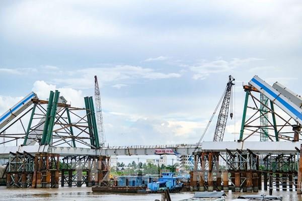 Hợp long cầu Trần Hoàng Na gần 800 tỷ đồng bắc qua sông Cần Thơ