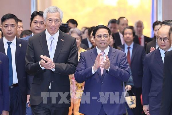 Thủ tướng Phạm Minh Chính và Thủ tướng Lý Hiển Long dự Hội nghị thúc đẩy hợp tác đầu tư Việt Nam - Singapore