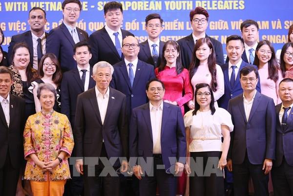 Thủ tướng Phạm Minh Chính và Thủ tướng Lý Hiển Long đối thoại với lãnh đạo trẻ Việt Nam – Singapore