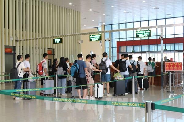 Áp dụng cấp thị thực điện tử: Du khách xuất nhập cảnh tại Lạng Sơn thuận lợi hơn