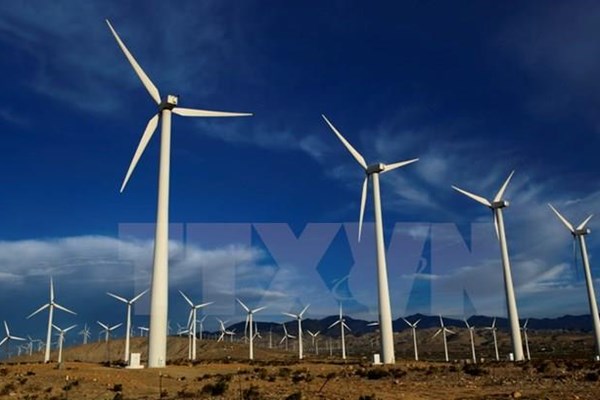 EIB và Santander hợp tác huy động hàng tỷ euro đầu tư ngành năng lượng gió châu Âu