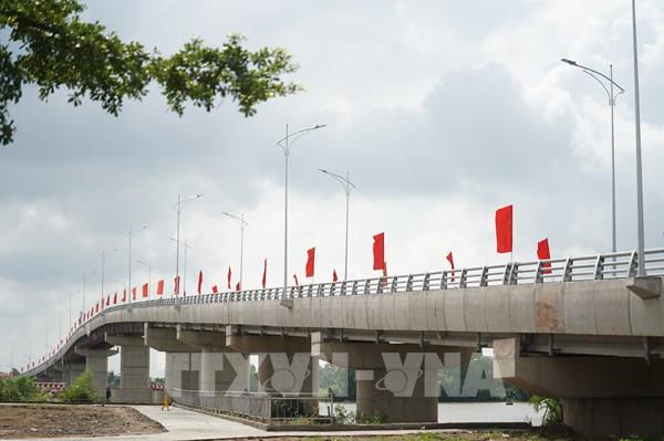 Long An khánh thành cầu nối liền hai bờ sông Cần Giuộc