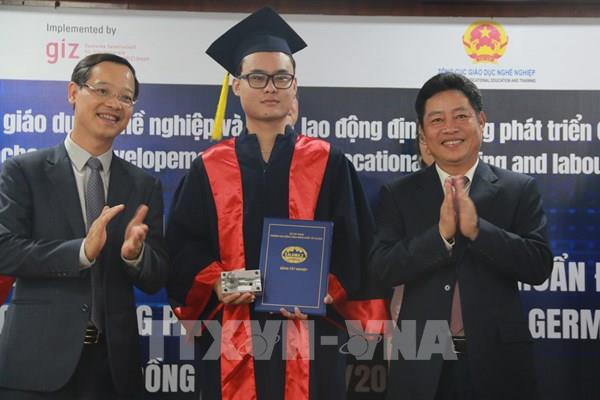 Thí điểm học nghề tại Việt Nam, học viên được hỗ trợ sang Đức làm việc