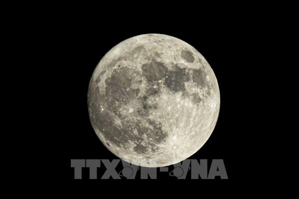 Chiêm ngưỡng hiện tượng Trăng xanh trên bầu trời Hà Nội