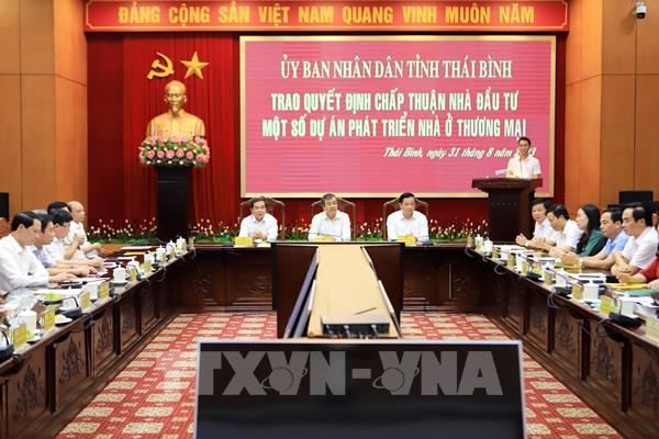 Thái Bình trao quyết định chấp thuận nhà đầu tư 3 dự án phát triển nhà ở thương mại