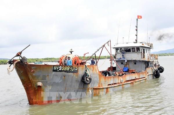 Bà Rịa-Vũng Tàu bắt hai tàu chở dầu không rõ nguồn gốc