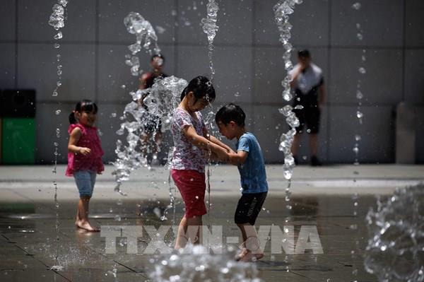 Mùa Hè nắng nóng kỷ lục ở Hong Kong (Trung Quốc)