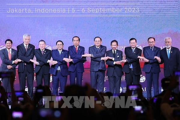 Hội nghị Cấp cao ASEAN lần thứ 43: Diễn đàn AIPF biến cạnh tranh thành hợp tác