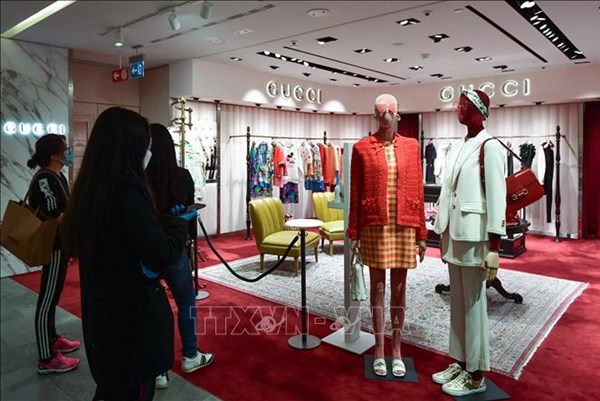 Sự kiện khuyến mại hàng hiệu Flash Sales Holiday quy tụ hơn 120 thương hiệu lớn