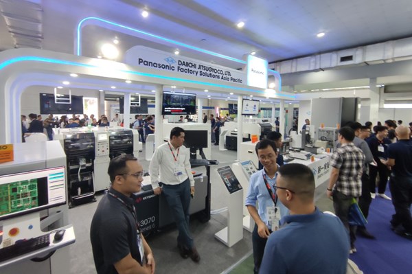 Kết nối hơn 300 thương hiệu công nghệ, máy móc điện tử