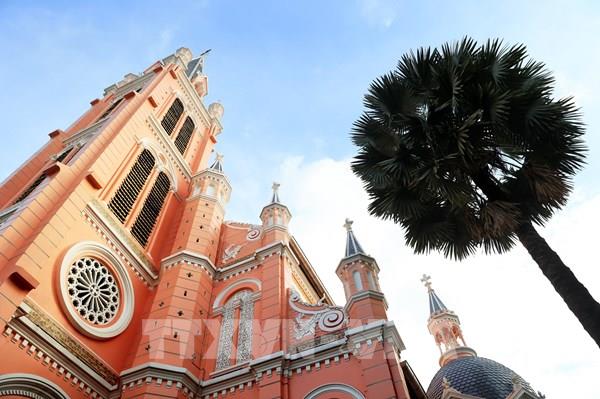  Độc đáo “nhà thờ màu hồng” mang phong cách kiến trúc Roman ở Tp Hồ Chí Minh