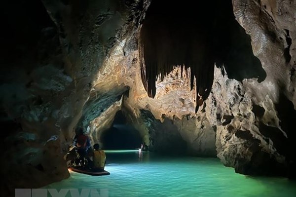 Phát hiện hang động thạch nhũ tráng lệ và nguyên sơ giữa rừng Trường Sơn