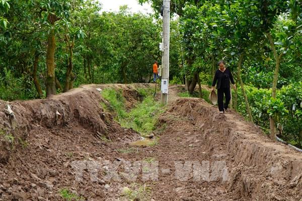 Đường thi công dở dang, nhà thầu “biến mất”, người dân chịu khổ
