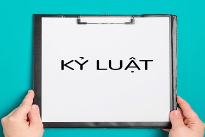 Bộ Chính trị, Ban Bí thư đề nghị kỷ luật Bí thư Tỉnh uỷ Bến Tre; Khai trừ  Đảng Giám đốc Sở Lao động - Thương binh và Xã hội tỉnh Hà Nam