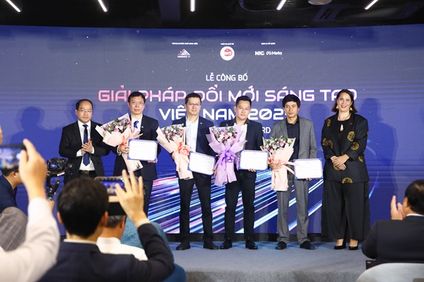 Giải pháp Made by CMC được vinh danh Giải pháp đổi mới sáng tạo Việt Nam 2023