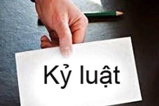 Thi hành kỷ luật 2 cán bộ
