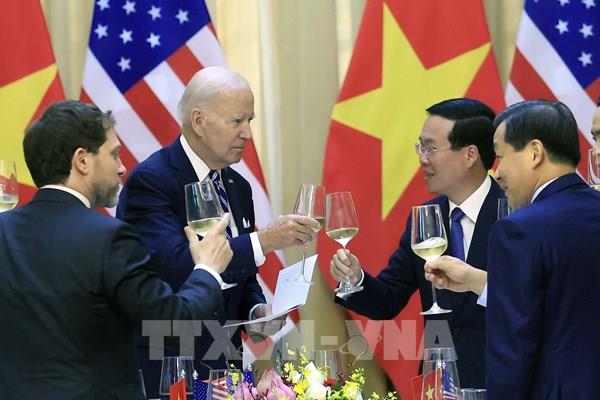 Chủ tịch nước Võ Văn Thưởng chủ trì chiêu đãi trọng thể Tổng thống Hoa Kỳ Joe Biden