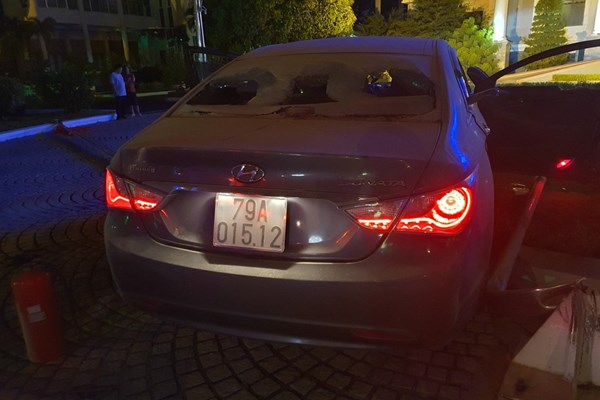 Người đàn ông tự đâm xe vào cổng trụ sở UBND tỉnh Khánh Hòa: Phát hiện có “Thư tuyệt mệnh”