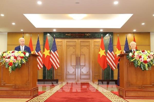 Những cú bắt tay tỷ USD nhân chuyến thăm Việt Nam của Tổng thống Hoa Kỳ