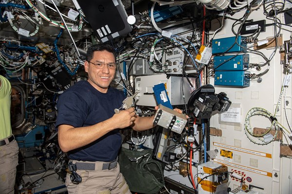 Phi hành gia Mỹ lập kỷ lục về thời gian lưu lại trên Trạm vũ trụ quốc tế