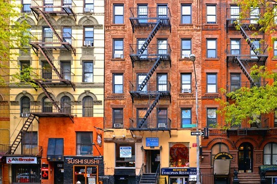 Câu chuyện về những cầu thang thoát hiểm biểu tượng của New York