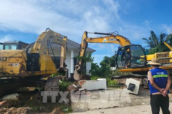 Cưỡng chế 14 trường hợp vi phạm về đất đai trên đảo Phú Quốc 