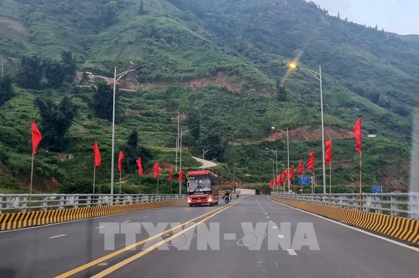 Thông xe toàn tuyến đường nối cao tốc Nội Bài - Lào Cai đi Sa Pa