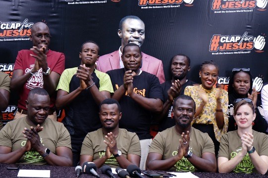 Nhà thờ ở Uganda phá kỷ lục Guinness thế giới về thời gian vỗ tay