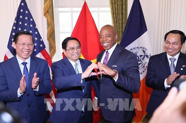 Thủ tướng Phạm Minh Chính gặp Thị trưởng thành phố New York