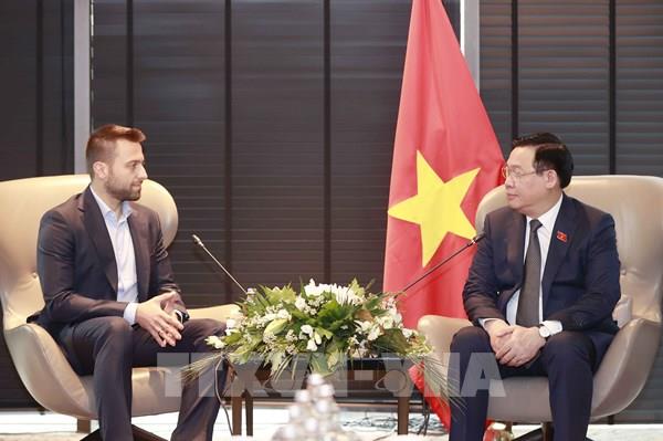 Chủ tịch Quốc hội Vương Đình Huệ tiếp lãnh đạo tập đoàn kinh tế của Bulgaria và Đan Mạch