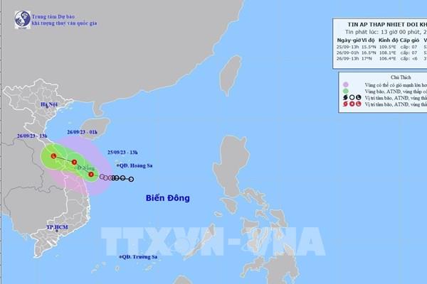 Áp thấp nhiệt đới cách Quảng Ngãi khoảng 74 km