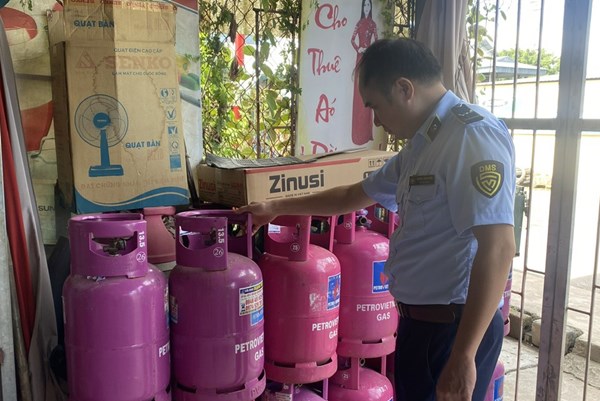 Xử phạt cơ sở kinh doanh gas trên địa bàn tỉnh Nam Định